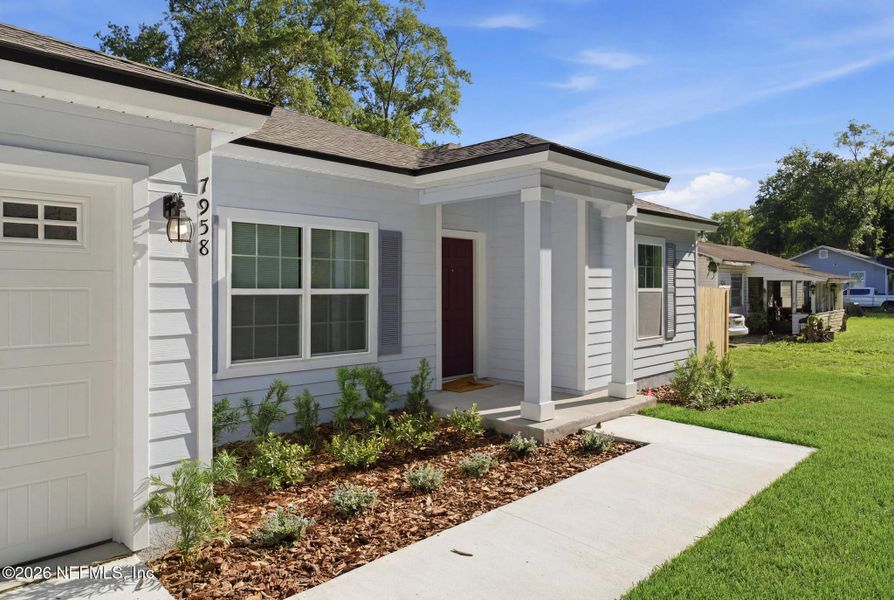Exterior details and patio area of a home in , Jacksonville (Image 4).