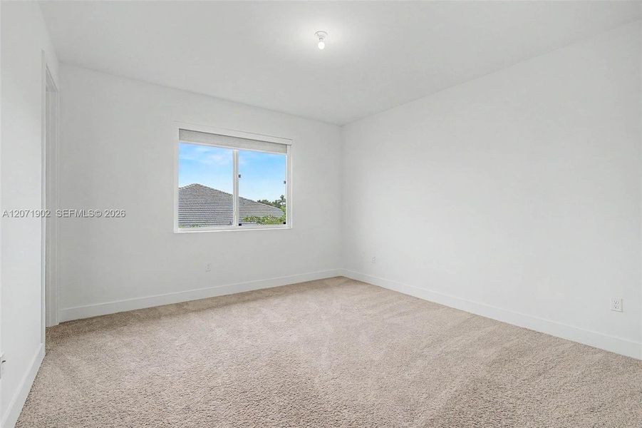 Spacious, unfurnished interior of a new home in , Davie (Image 20).