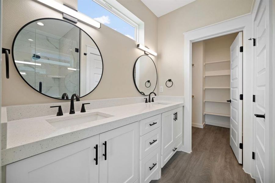 Furnished interior view inside a new home in , Dallas (Image 10).