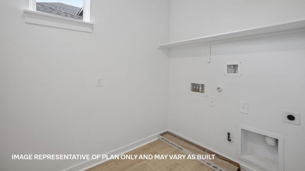 Spacious, unfurnished interior of a new home in Rosenbusch Ranch, Leander (Image 30).
