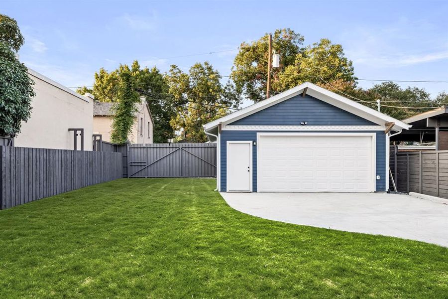 Front exterior of a new home in , Dallas, TX, highlighting curb appeal (Image 22).
