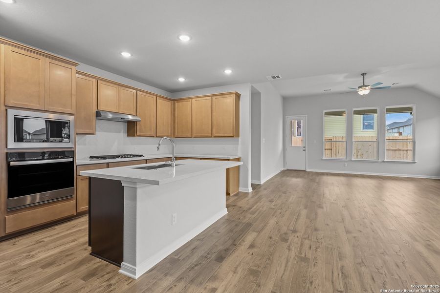 Furnished interior view inside a new home in Foxbrook, Cibolo (Image 16).