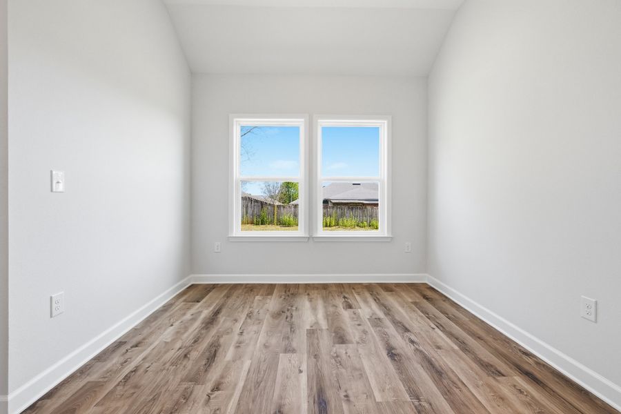 Spacious, unfurnished interior of a new home in Barton's Bend, Crestview (Image 39).