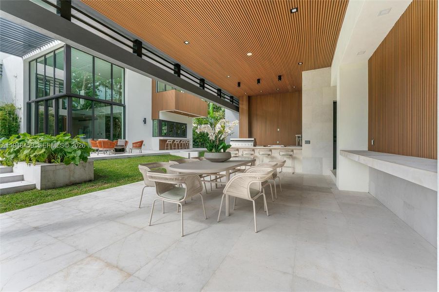 Exterior details and patio area of a home in , Pinecrest (Image 19).