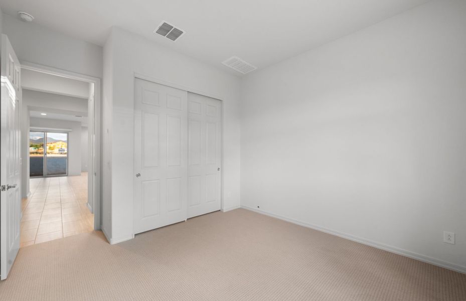Spacious, unfurnished interior of a new home in Sun City Festival, Buckeye (Image 15).