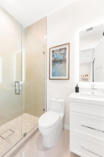 Furnished interior view inside a new home in , Fort Lauderdale (Image 13).