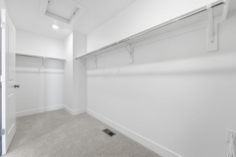 Spacious, unfurnished interior of a new home in Trailstone, Arvada (Image 17).
