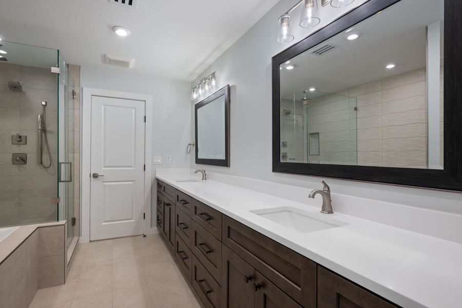 Furnished interior view inside a new home in , Burnet (Image 14).