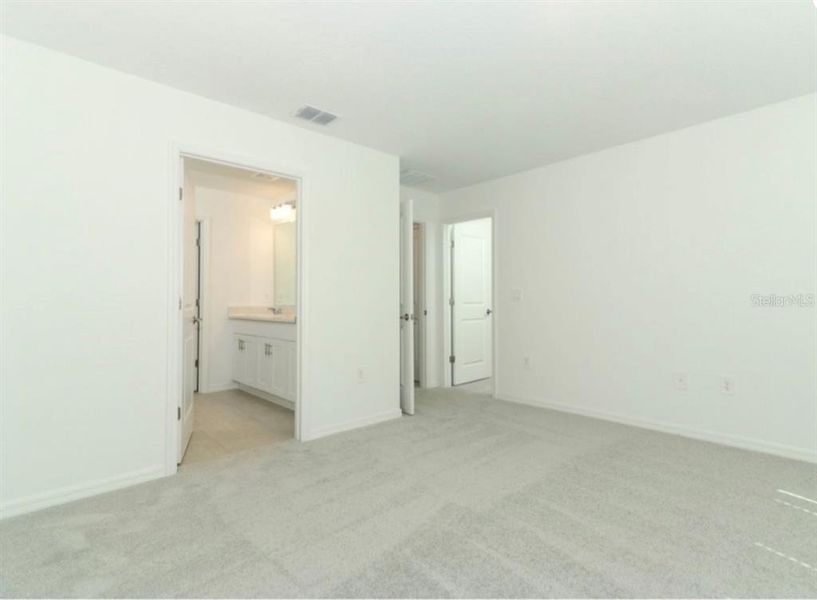 Spacious, unfurnished interior of a new home in , Haines City (Image 6).