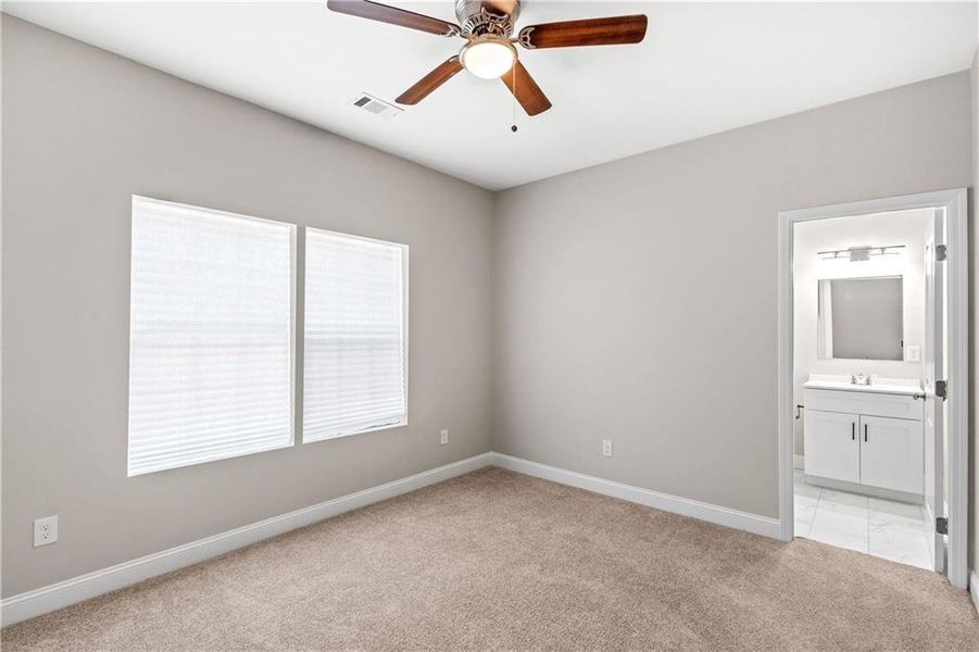 Spacious, unfurnished interior of a new home in , Atlanta (Image 38).