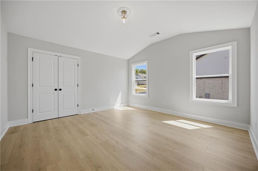 Spacious, unfurnished interior of a new home in Yellowstone Farms, Cumming (Image 18).