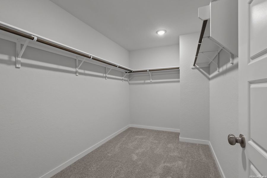 Spacious, unfurnished interior of a new home in Park Place, New Braunfels (Image 24).