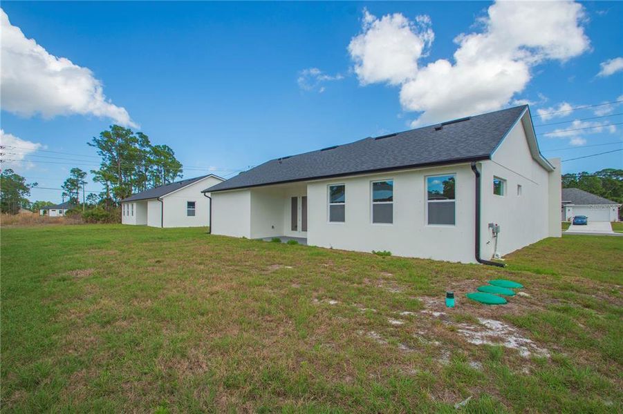 Exterior details and patio area of a home in , Palm Bay (Image 19).