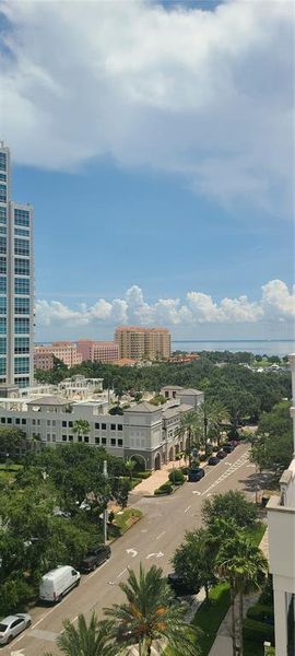 Condo located in St. Petersburg, FL showcasing its design and architecture (Image 26). Condo located in St. Petersburg, FL showcasing its design and architecture (Image 26).