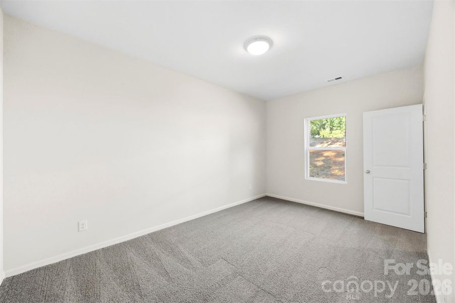 Spacious, unfurnished interior of a new home in , Kings Mountain (Image 15).