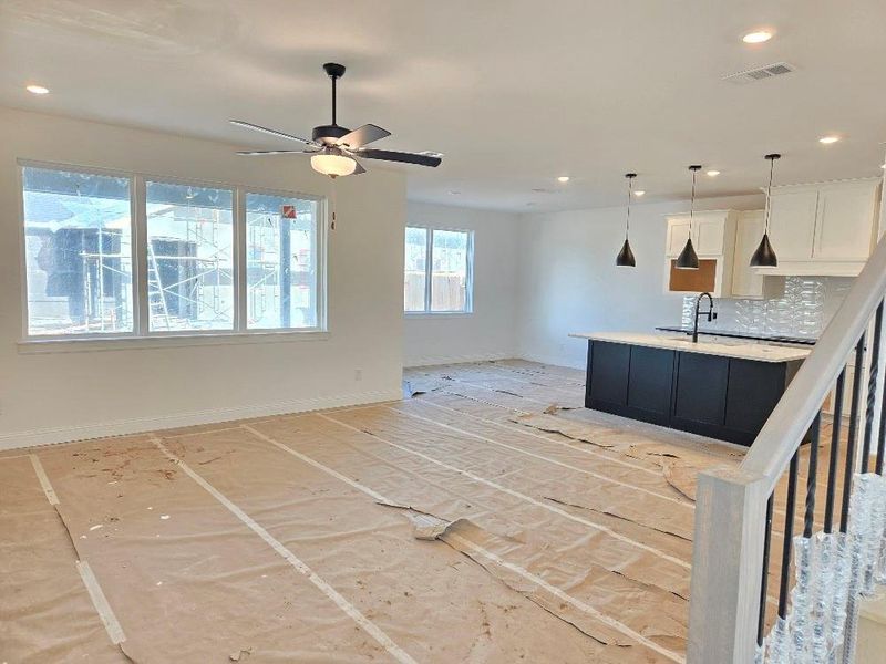Spacious, unfurnished interior of a new home in Sienna 40', Missouri City (Image 35). Spacious, unfurnished interior of a new home in Sienna 40', Missouri City (Image 35).