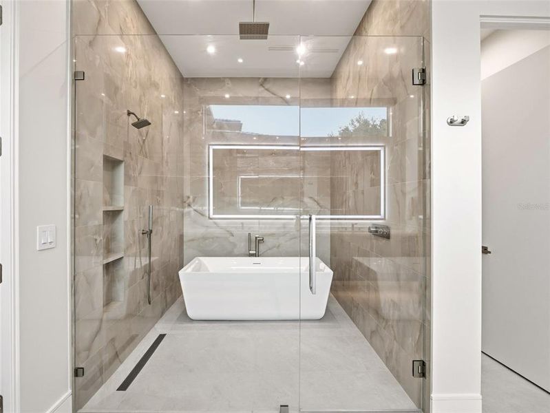 Furnished interior view inside a new home in , Orlando (Image 48).