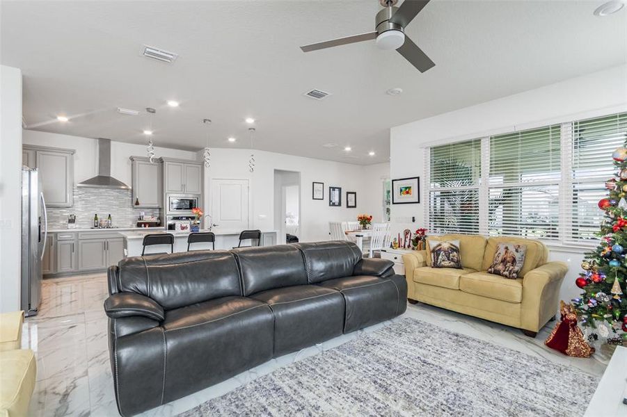 Furnished interior view inside a new home in Tohoqua Reserve, Kissimmee (Image 9).