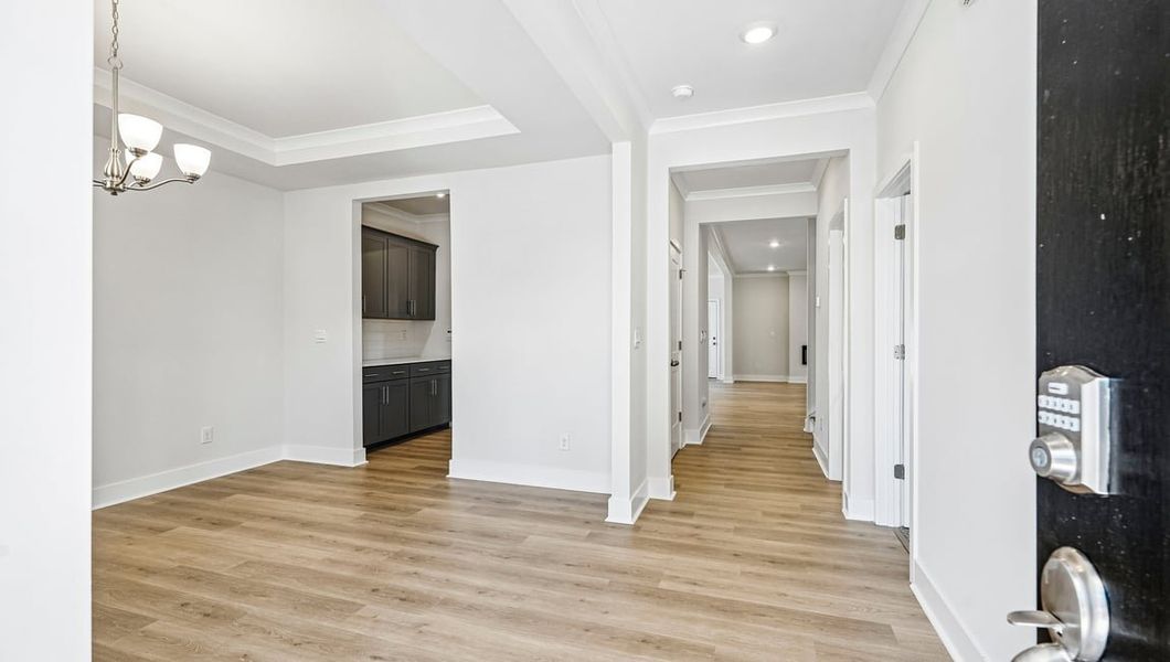 Spacious, unfurnished interior of a new home in Oak Grove Hill, Huntersville (Image 18).