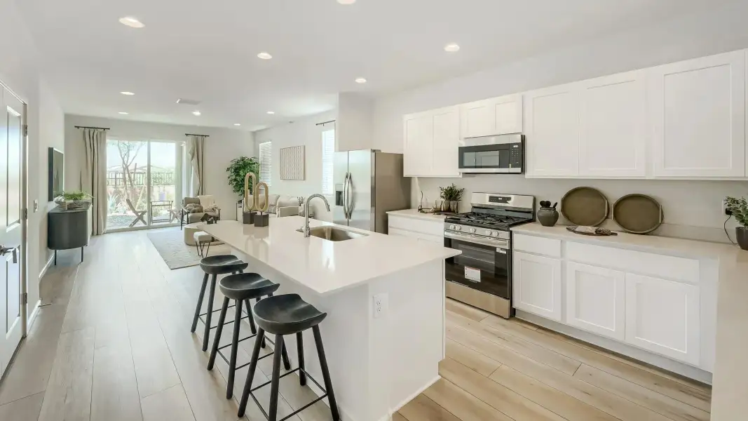Representative furnished interior of a home built from the Solana Plan 3078 by Lennar in Western Garden, Phoenix (Image 7).