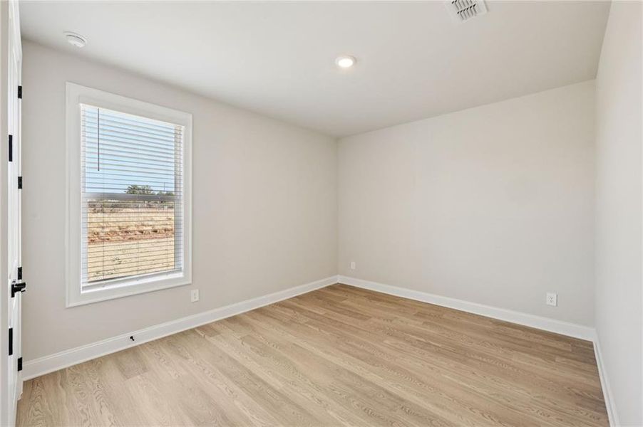 Spacious, unfurnished interior of a new home in River Pointe, Monroe (Image 25).