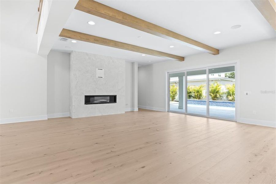 Spacious, unfurnished interior of a new home in , Tampa (Image 54).