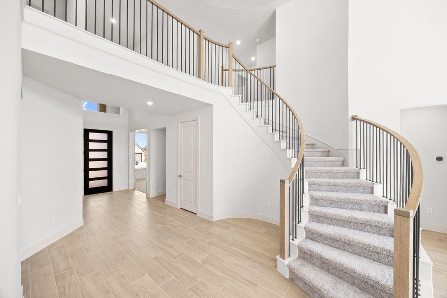 Spacious, unfurnished interior of a new home in Nolina, Georgetown (Image 16).