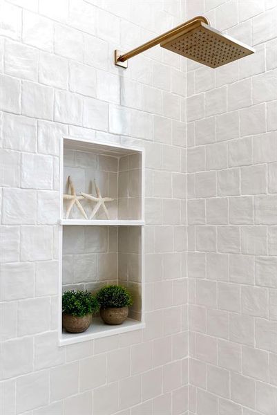 Furnished interior view inside a new home in , Venice (Image 35).