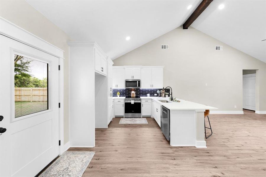 Furnished interior view inside a new home in , Sulphur Springs (Image 15).