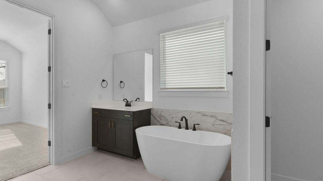 Furnished interior view inside a new home in Highland Village, Georgetown (Image 7).