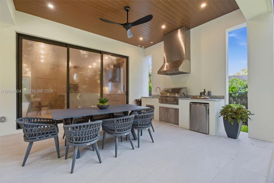 Exterior details and patio area of a home in , South Miami (Image 45).
