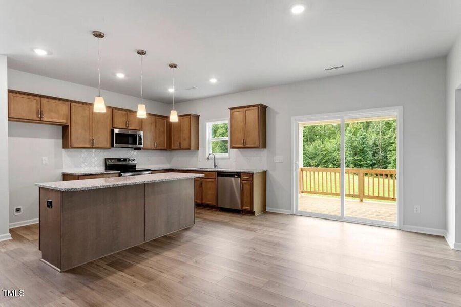 135 Cordoba Dr Photos-15 (Medium)