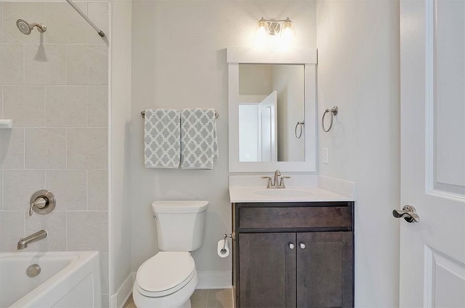 Cooper's Bay, Guest Bathroom