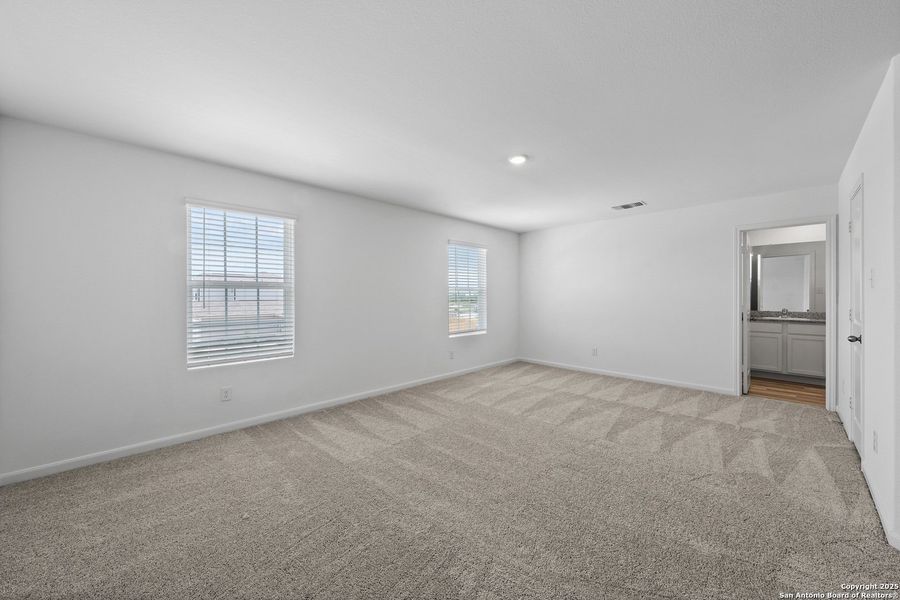 Spacious, unfurnished interior of a new home in Blue Wing, San Antonio (Image 15). Spacious, unfurnished interior of a new home in Blue Wing, San Antonio (Image 15).