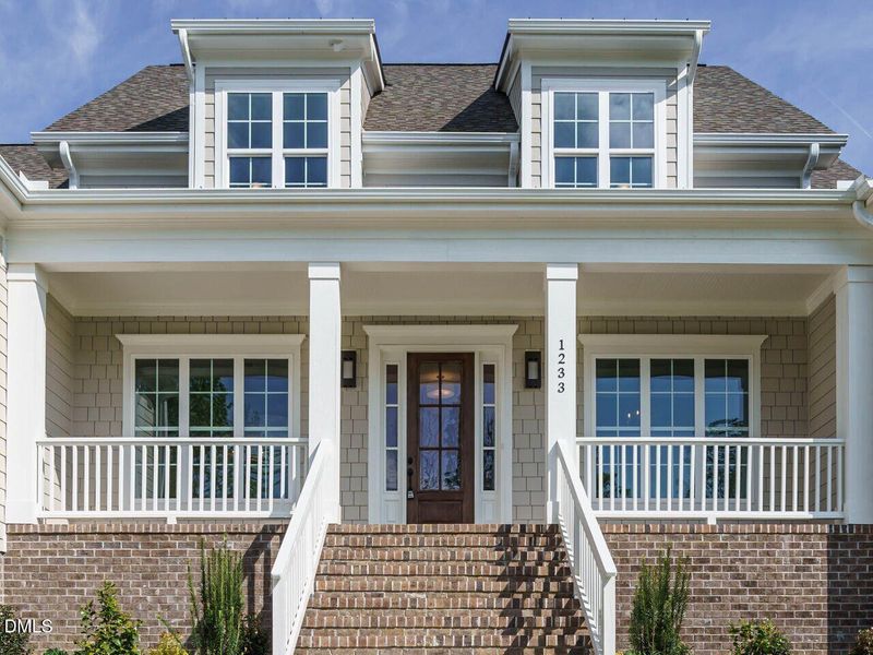 003-1280x960-front-porch