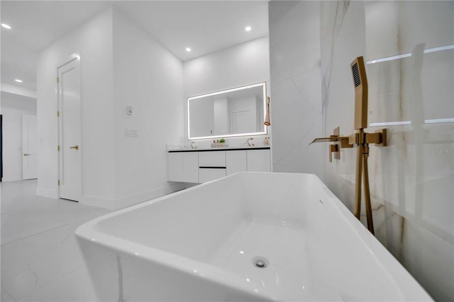 Image 53 of a home in .