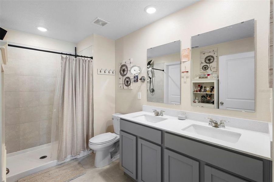 Furnished interior view inside a new home in Vineland Reserve, Osteen (Image 18).