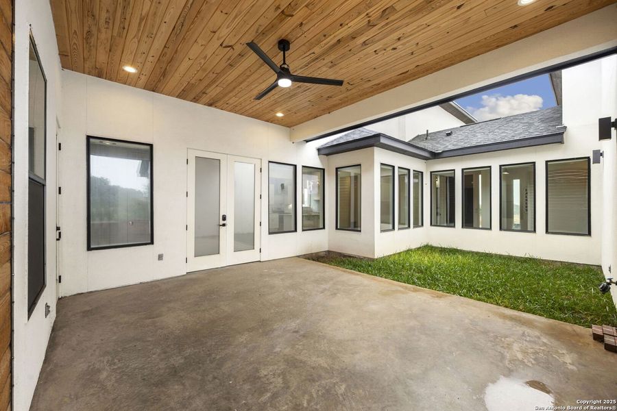 Exterior details and patio area of a home in , Blanco (Image 28).