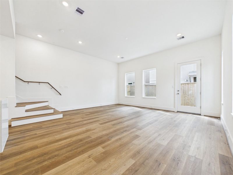 Spacious, unfurnished interior of a new home in , Houston (Image 27).