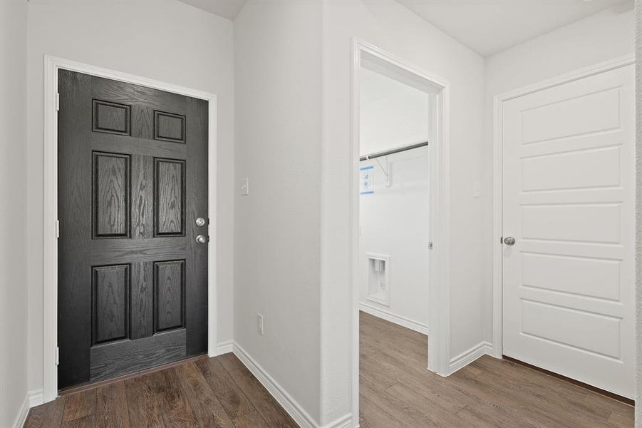 Spacious, unfurnished interior of a new home in Rocky Creek Crossing, Fort Worth (Image 7).