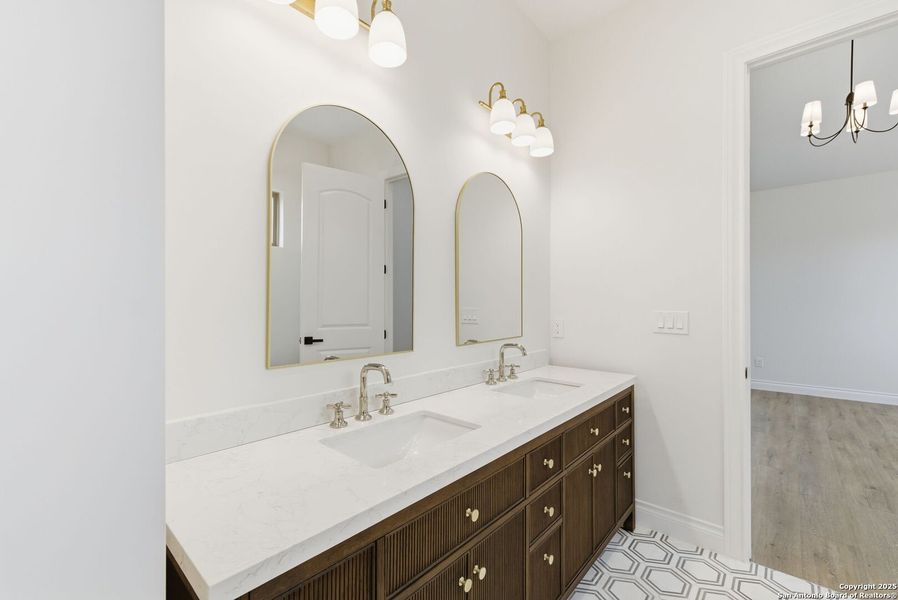 Furnished interior view inside a new home in , Bandera (Image 29).