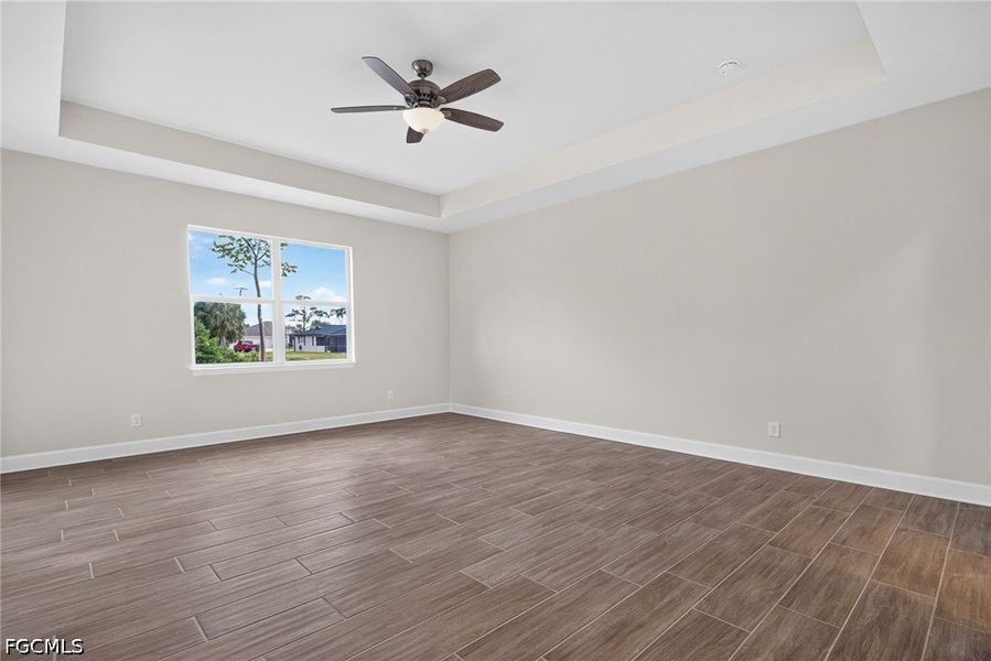 Spacious, unfurnished interior of a new home in Cape Coral, Cape Coral (Image 19). Spacious, unfurnished interior of a new home in Cape Coral, Cape Coral (Image 19).