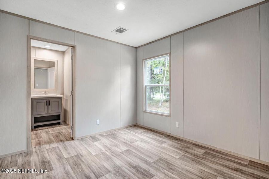 Spacious, unfurnished interior of a new home in , Middleburg (Image 22). Spacious, unfurnished interior of a new home in , Middleburg (Image 22).