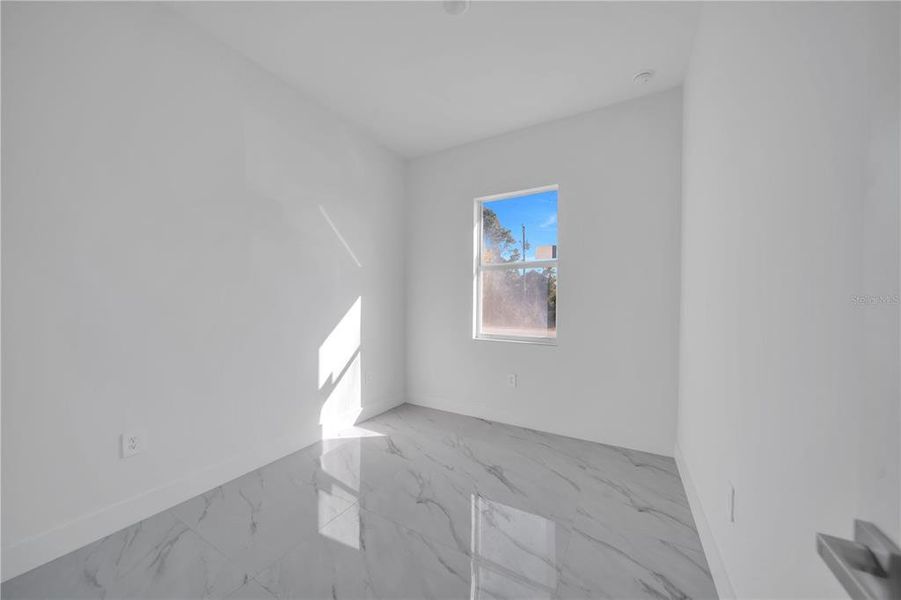 Spacious, unfurnished interior of a new home in , Lehigh Acres (Image 19).