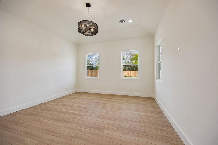 Spacious, unfurnished interior of a new home in , Santa Fe (Image 29).