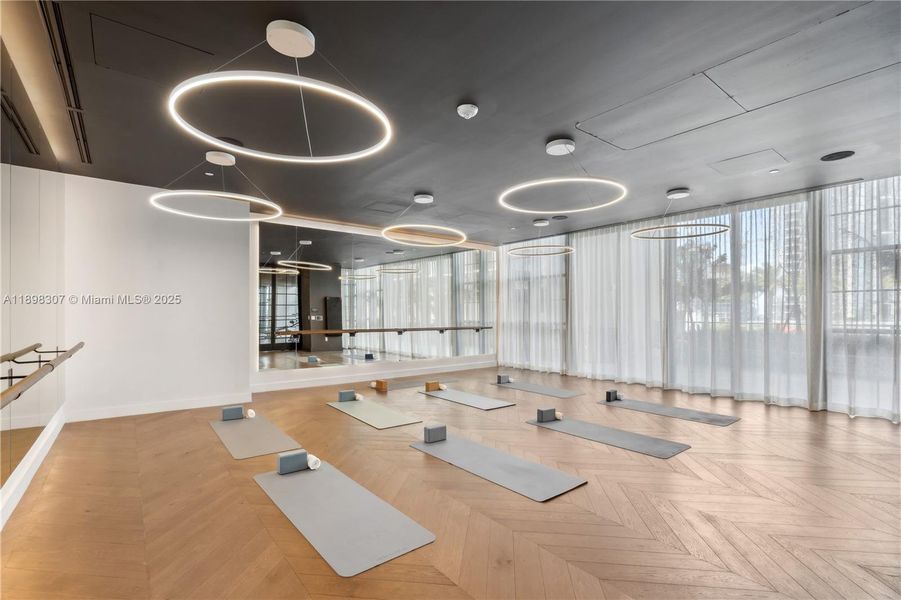 Community amenities in , Miami (Image 53).