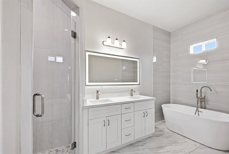 Master bath, double sinks