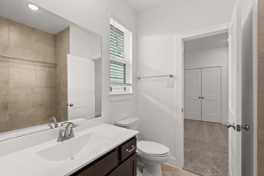 Representative furnished interior of a home built from the Cheverny – Augustine Collection by Chesmar Homes in Santa Rita Ranch, Liberty Hill (Image 6). Representative furnished interior of a home built from the Cheverny – Augustine Collection by Chesmar Homes in Santa Rita Ranch, Liberty Hill (Image 6).
