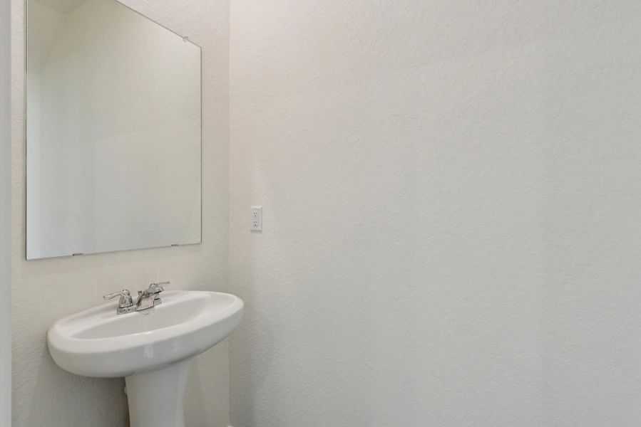 Representative interior finishes for a home built from the Compass by Starlight Homes in The Wilder, Adkins (Image 14).