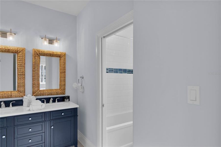 Furnished interior view inside a new home in , Marathon (Image 45).